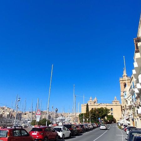Vittoriosa' Seafront 2 Bed Highly Furnished Apartment Екстериор снимка