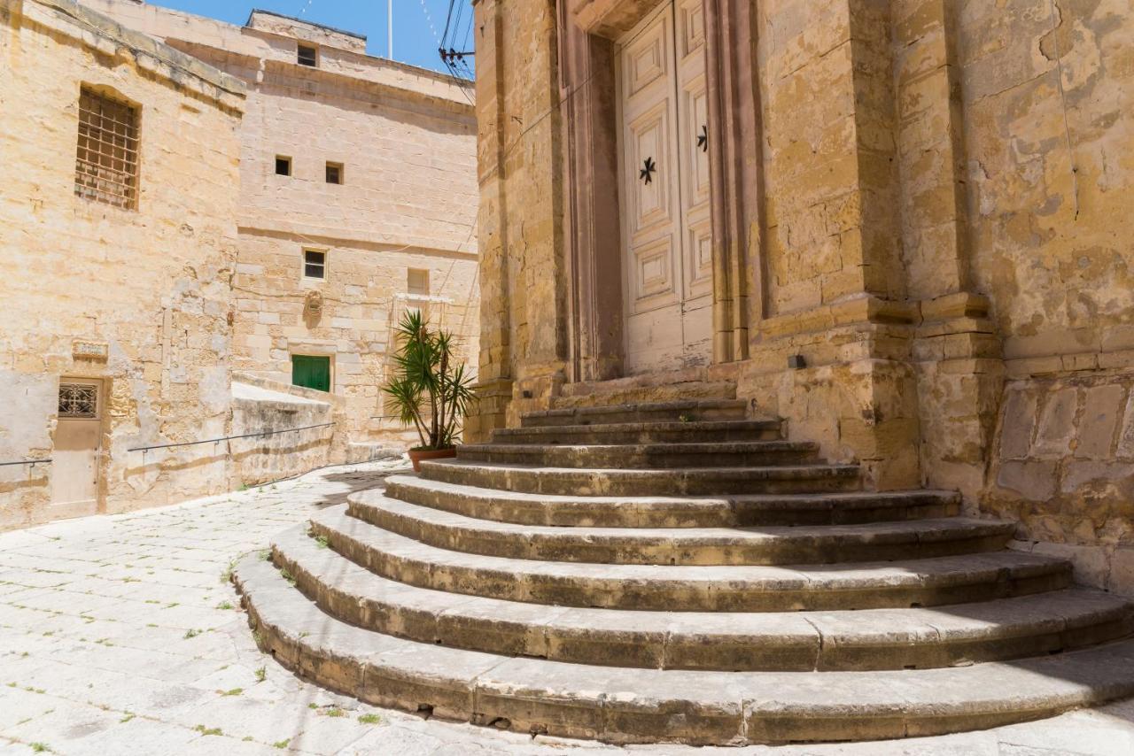 Vittoriosa' Seafront 2 Bed Highly Furnished Apartment Екстериор снимка