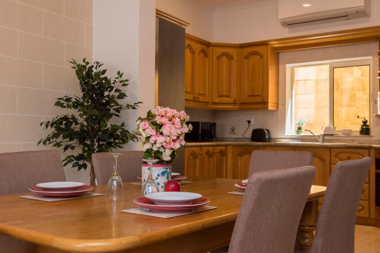 Vittoriosa' Seafront 2 Bed Highly Furnished Apartment Екстериор снимка