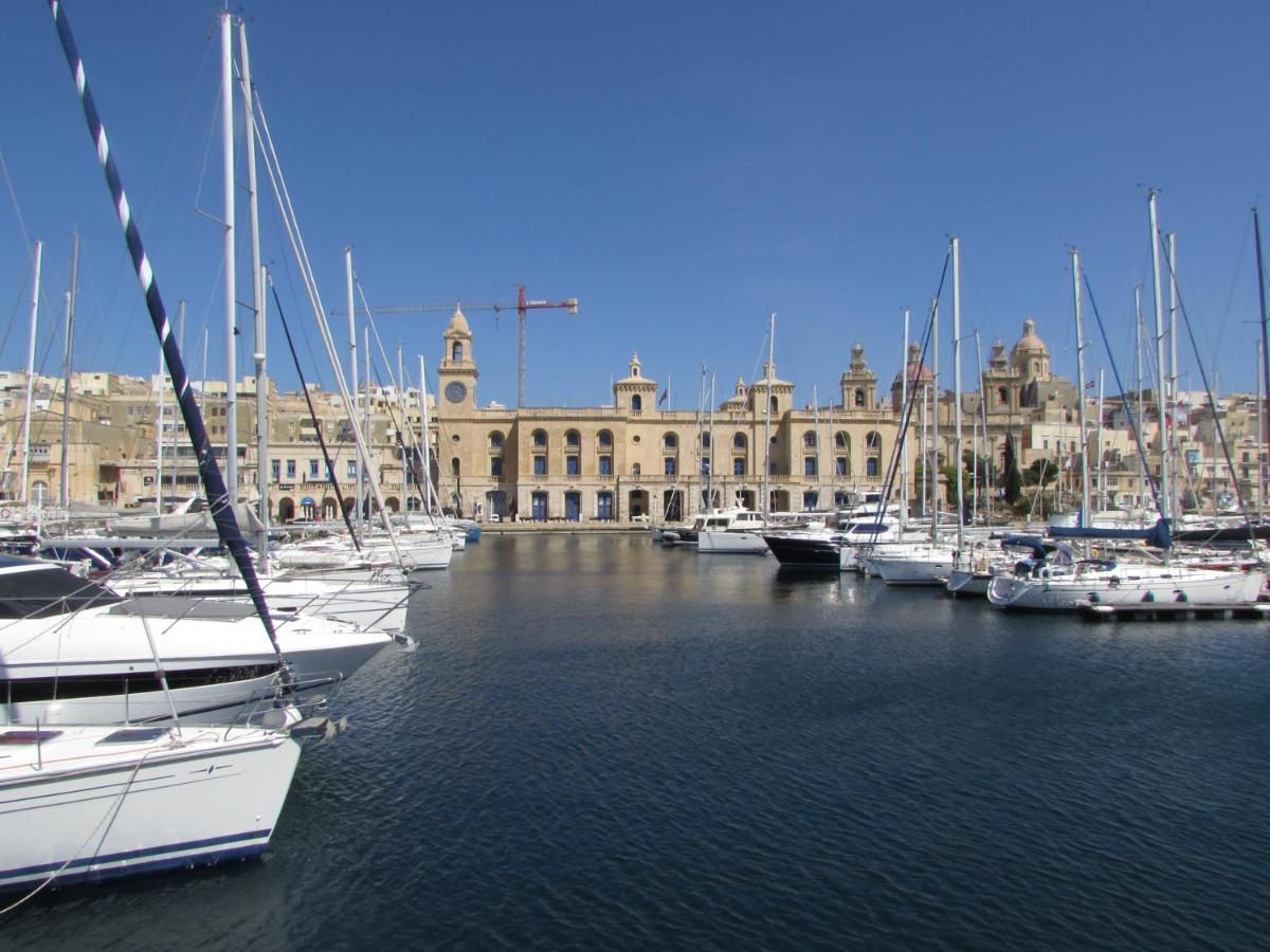 Vittoriosa' Seafront 2 Bed Highly Furnished Apartment Екстериор снимка