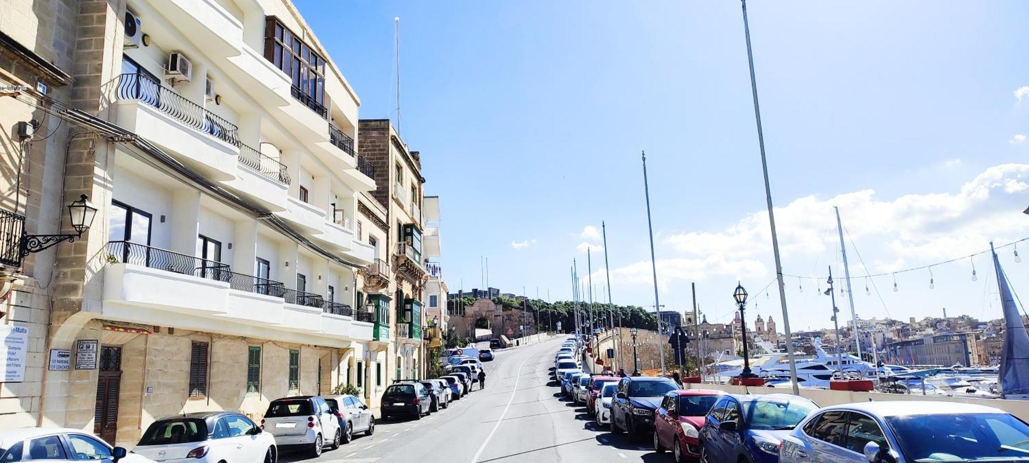 Vittoriosa' Seafront 2 Bed Highly Furnished Apartment Екстериор снимка