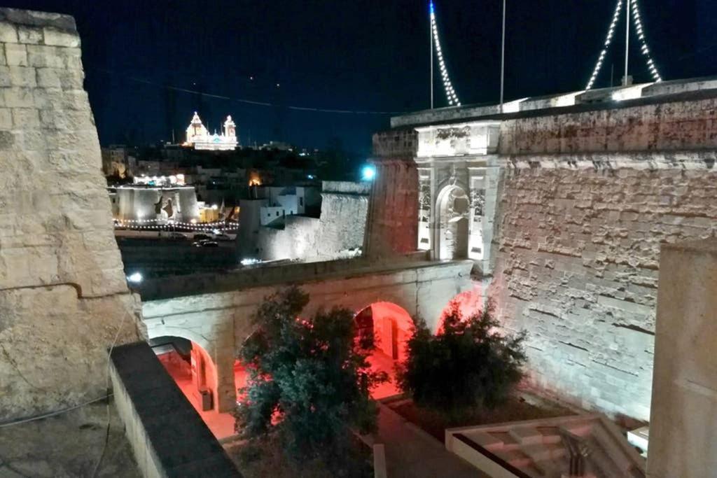 Vittoriosa' Seafront 2 Bed Highly Furnished Apartment Екстериор снимка