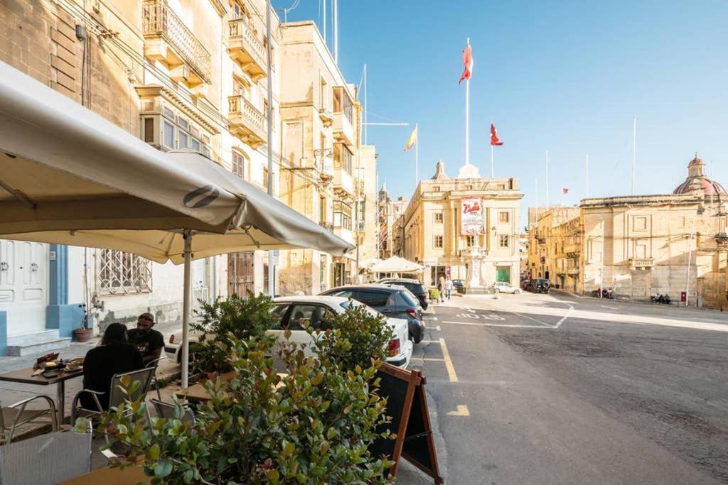 Vittoriosa' Seafront 2 Bed Highly Furnished Apartment Екстериор снимка