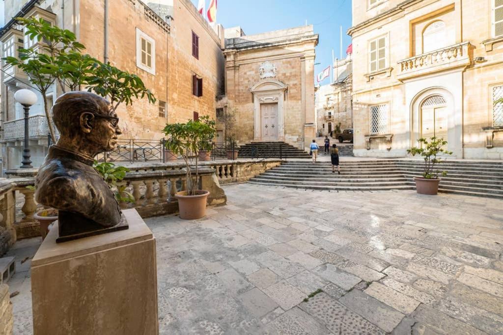 Vittoriosa' Seafront 2 Bed Highly Furnished Apartment Екстериор снимка